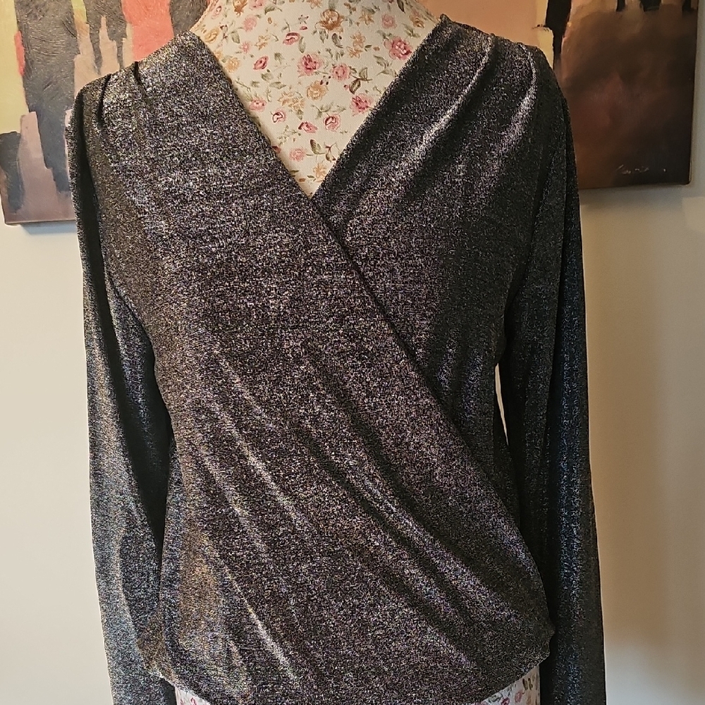 NWOT Green Envelope Black/Silver Shimmer Long Sleeves  Wrap Blouse